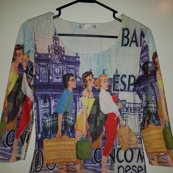 Tops - Cute Paris Scene Blouse Medium Girls Day Out